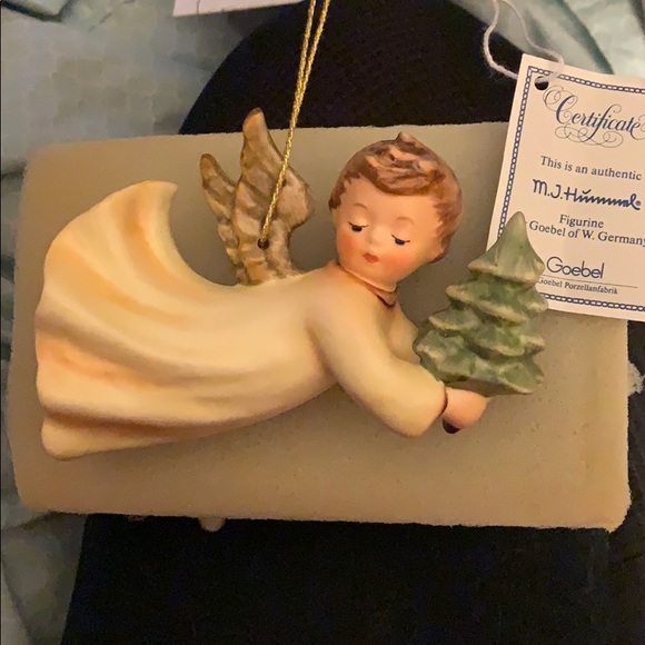 MJ Hummel Christmas Angel “Flying High” - Picture 3 of 4